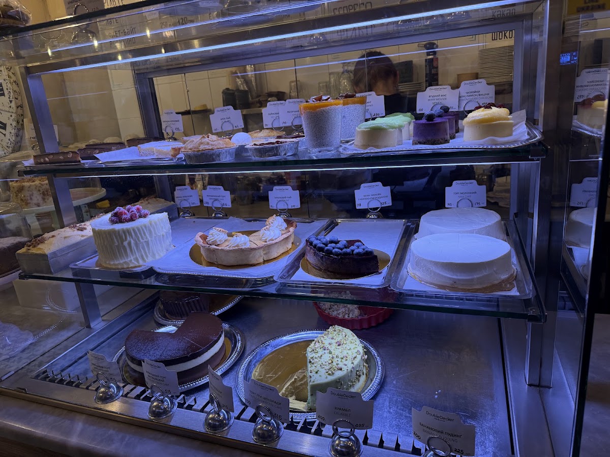 ДаблДекер Торт та кава — Cafe